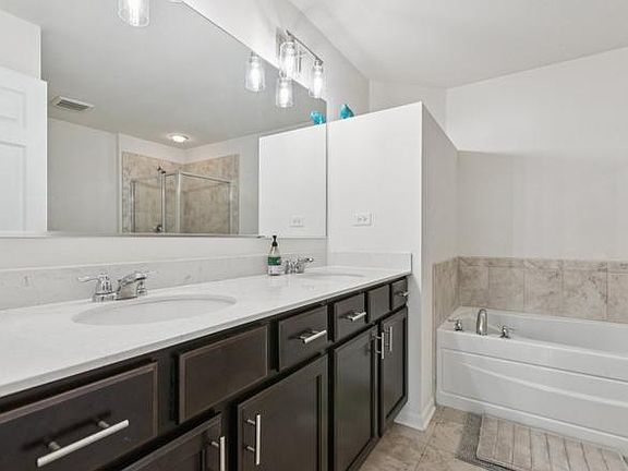 5th image of 1911 Continental Ave #1911