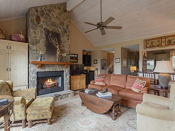 4th image of 146 Racquet Club Villas Drive #A