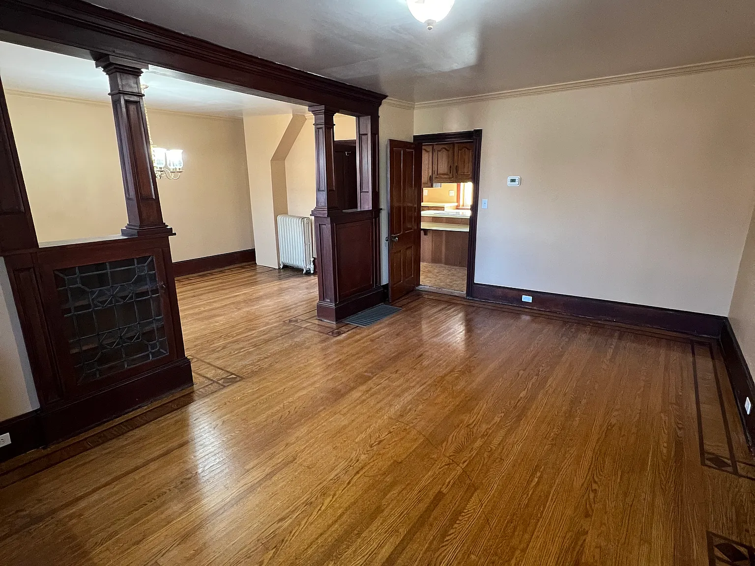 6 bed, 1.5 bath, 4000 sqft, $2,800 — Photo 4