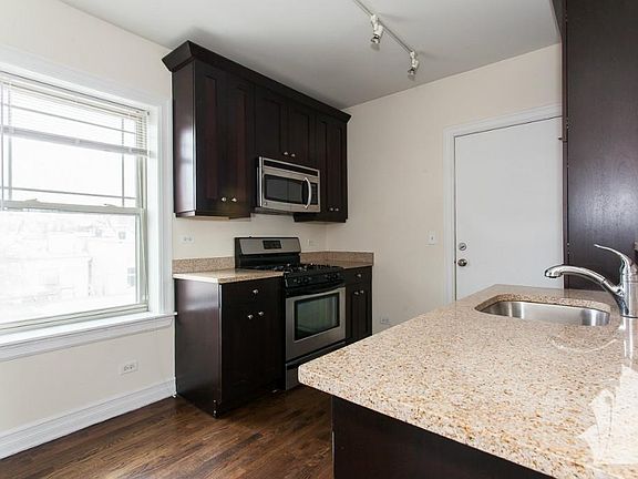 3rd image of 3802 N Sheffield Ave #3N
