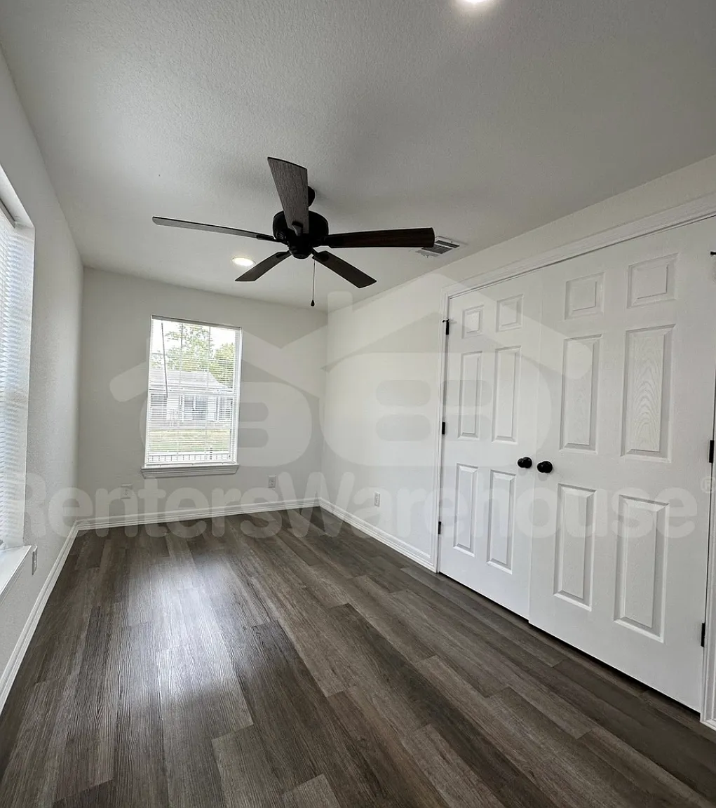 3 bed, 1100 sqft, $1,700 — Photo 1