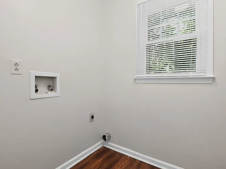 4307 Saxonbury Way — Photo 8