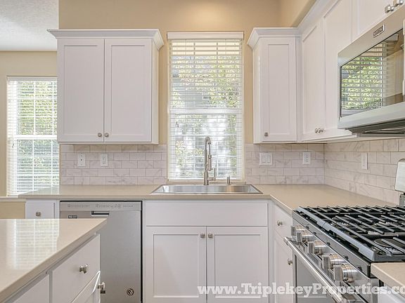 4th image of 6012 NE Alder St