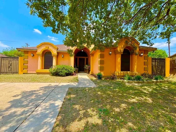 12612 Black Hawk Cir, Laredo, TX 78045