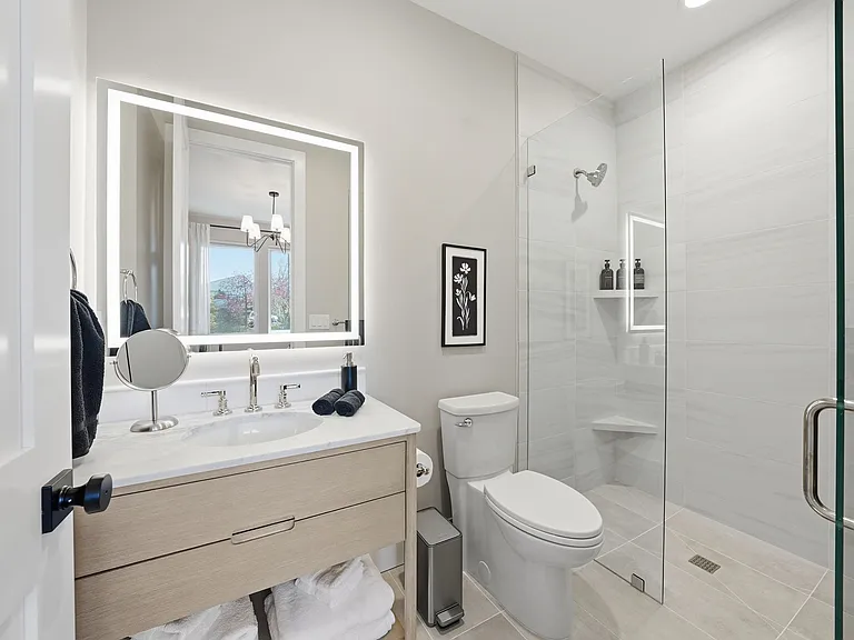 330 NE Quimby Ave #2 — Photo 22