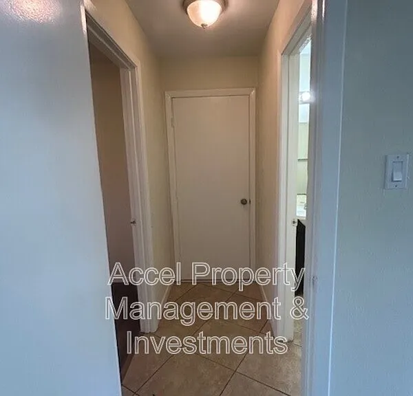 1416 Grovewood Dr — Photo 12