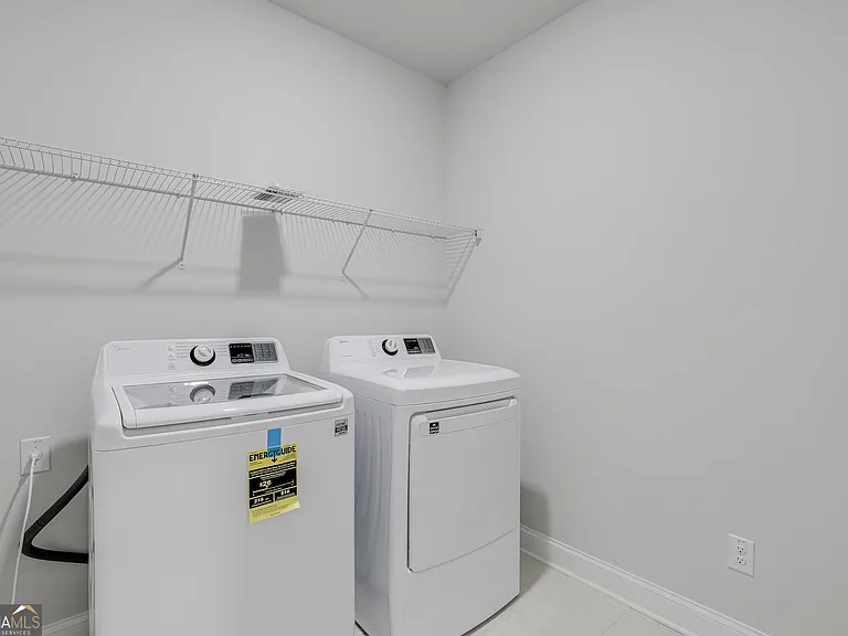 376 Caledonia Ct — Photo 21
