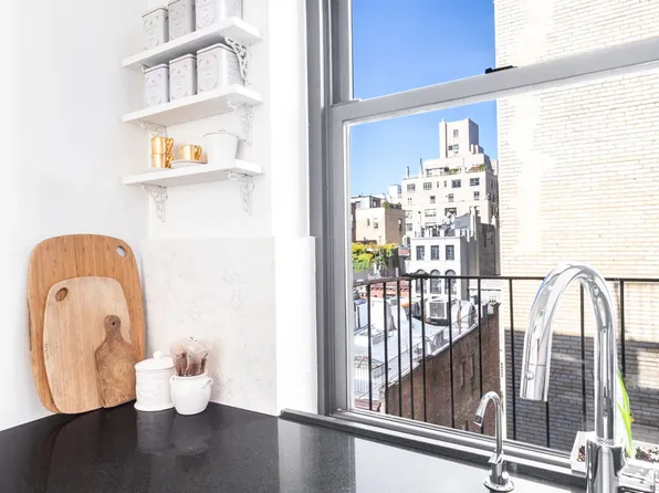 55 East 65th Street image 11 of 16