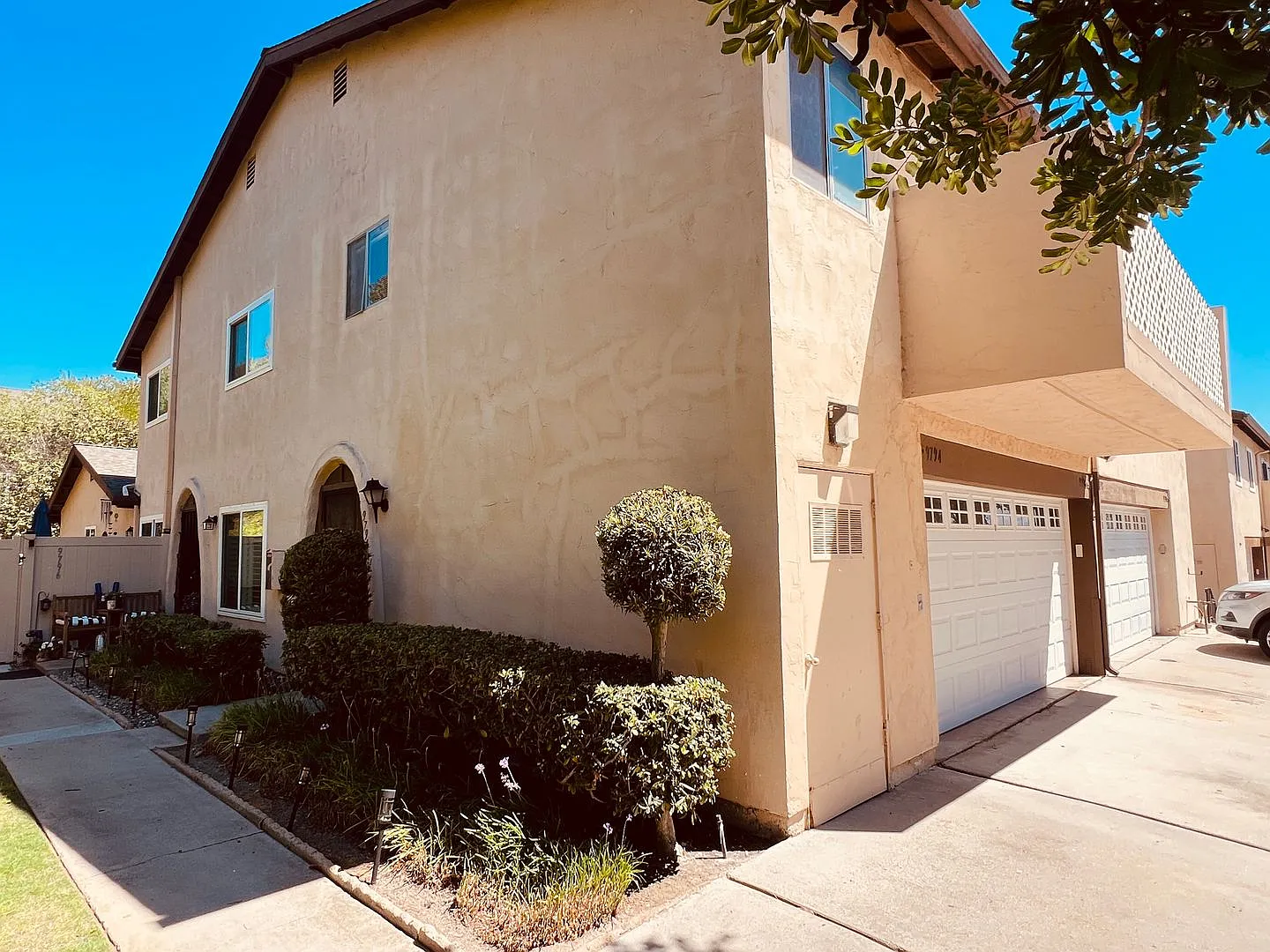 2-Bedroom Corner Condo in Rancho Penasquitos — Photo 2