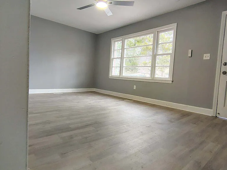 1306 Grace St — Photo 5