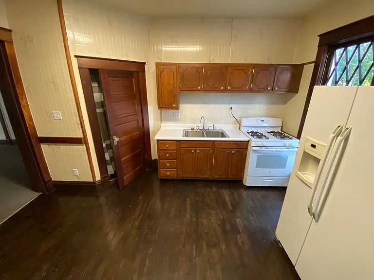 817 Spring St #1F — Photo 7