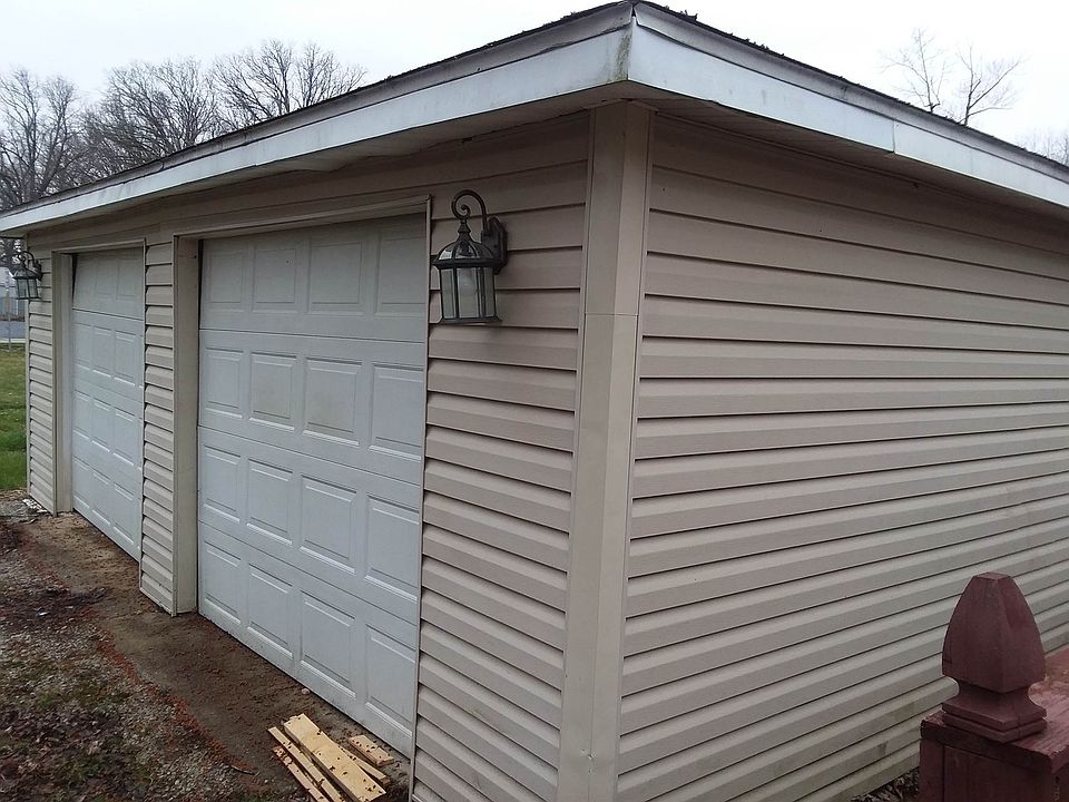 2nd image of 10908 N Ravinia Blvd