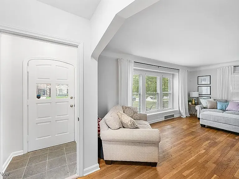4 bed, 2.5 bath, 1601 sqft, $2,650 — Photo 4