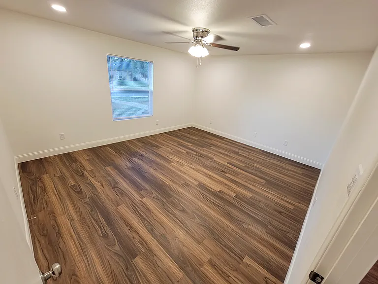2410 Maxwell Dr — Photo 14