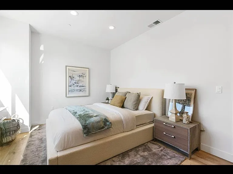 14662 W Sara Ln — Photo 8