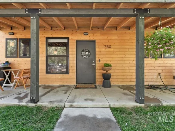 750 S 3rd St W #B, Mountain Home, ID 83647