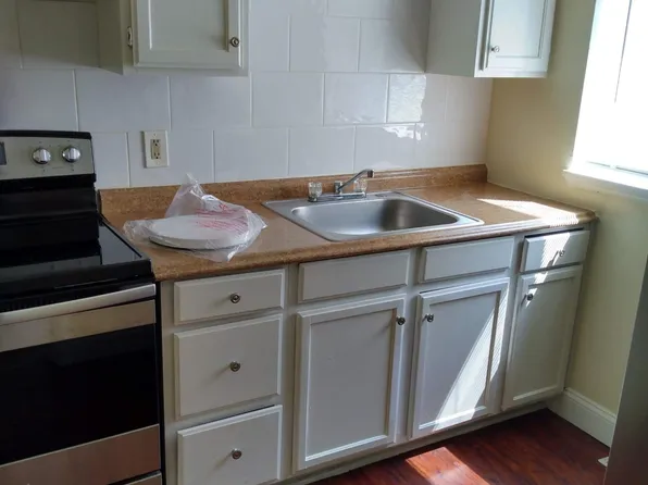 20411 Randolph Pkwy APT B2, Highland Hills, OH 44122