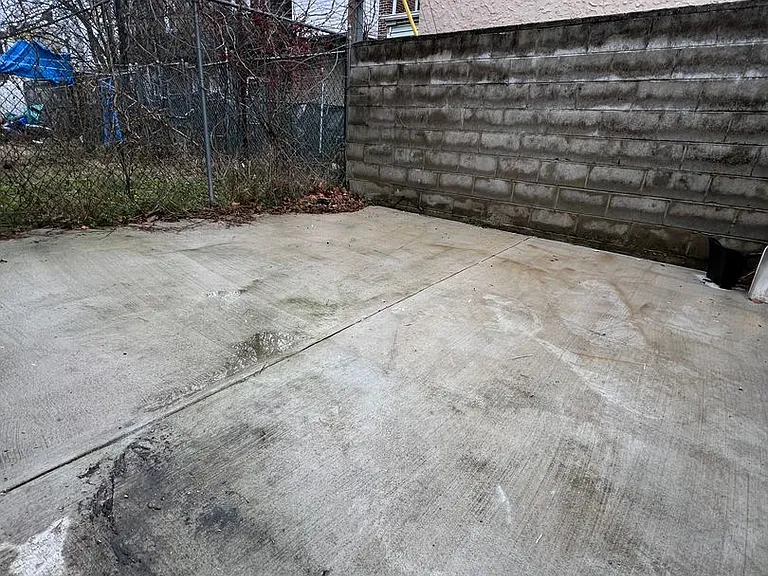 Locust St 6101 — Photo 21
