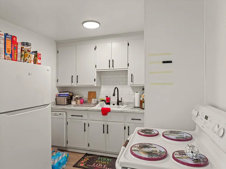 20324 Forest Ave #10 — Photo 3
