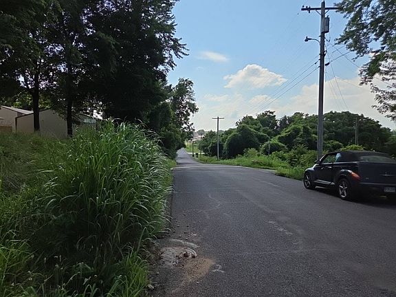 5th image of 203 County Rd