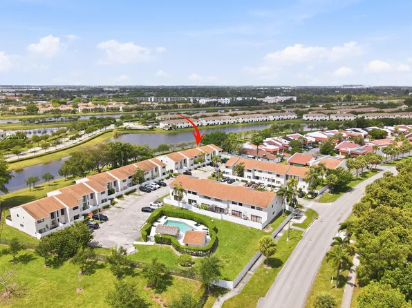 644 NE 195th St, Miami, FL 33179