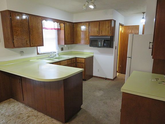 4th image of 2704 Johnathan Ave NE