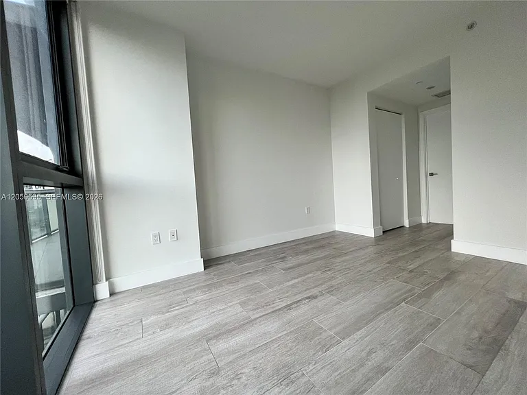 121 NE 34th St #L505 — Photo 10