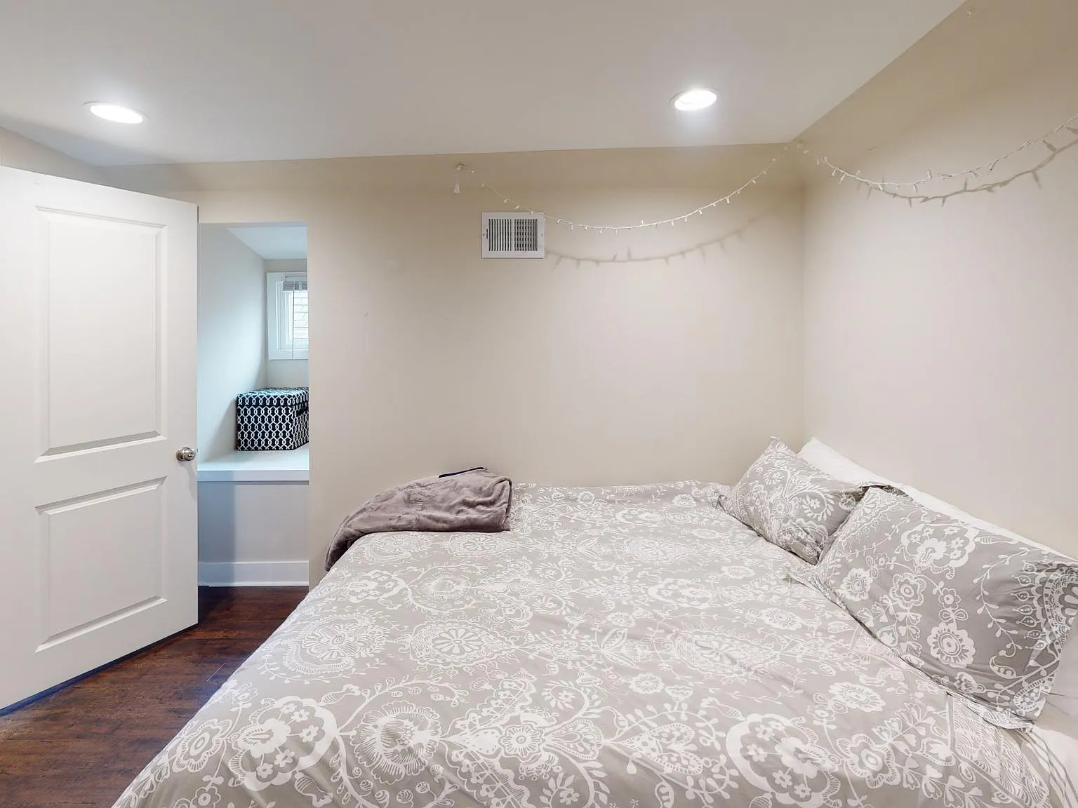 3 bed, 1250 sqft, $3,150 — Photo 4