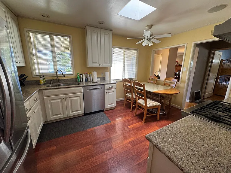 1443 Beacon Ave — Photo 8