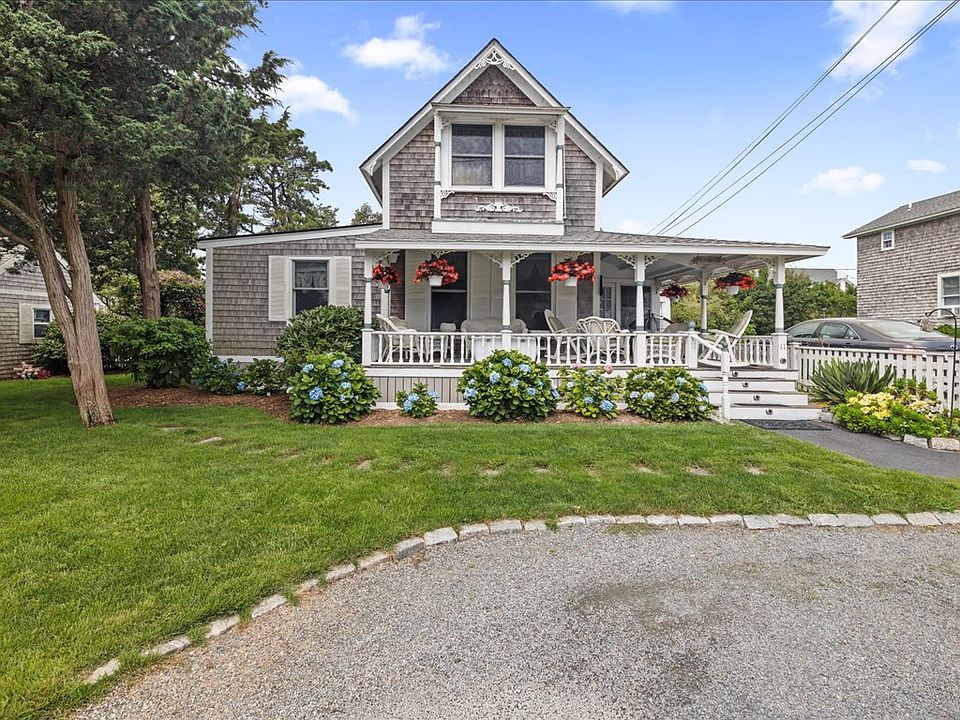 1st image of 11 Canonicus Ave
