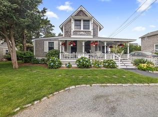 11 Canonicus Ave, Oak Bluffs, MA 02557