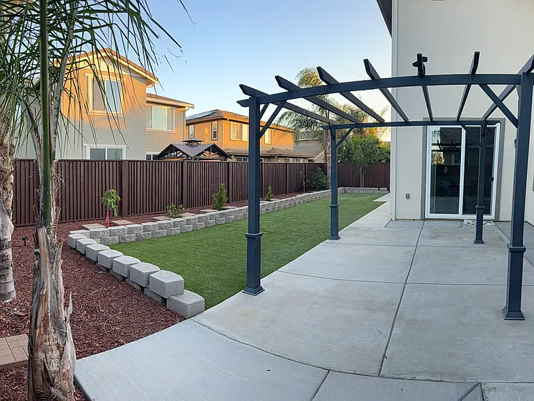809 Bluestone Dr — Photo 4