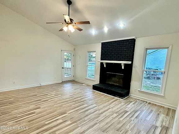 5th image of 2267 Rolling Meadows Drive