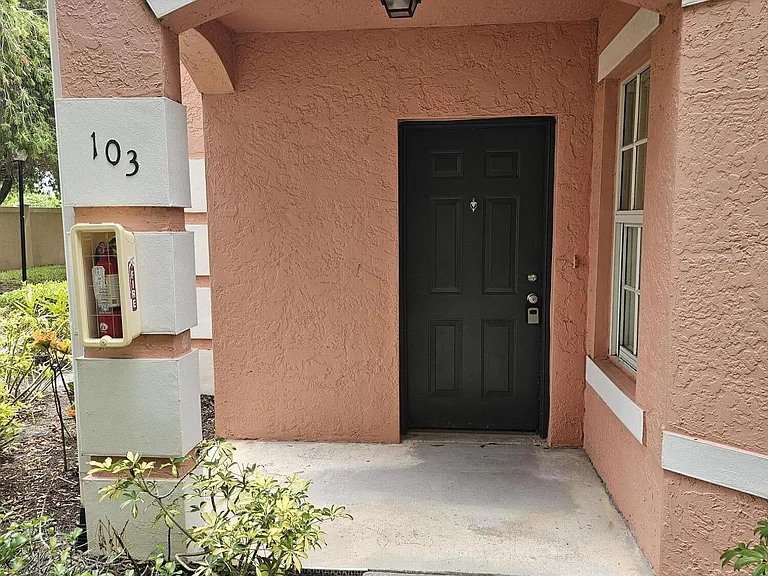 150 SW Peacock Blvd #103 — Photo 1