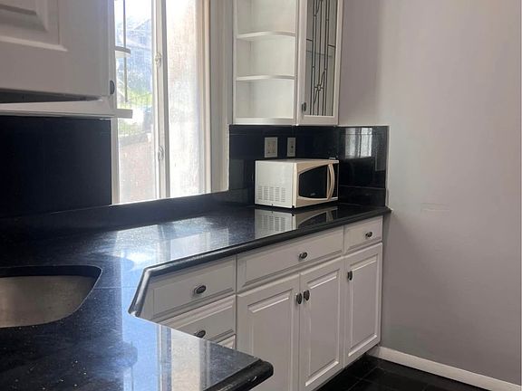 2nd image of 37 Chester Pl #1
