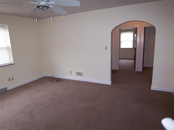 2nd image of 3954 Grace Ave