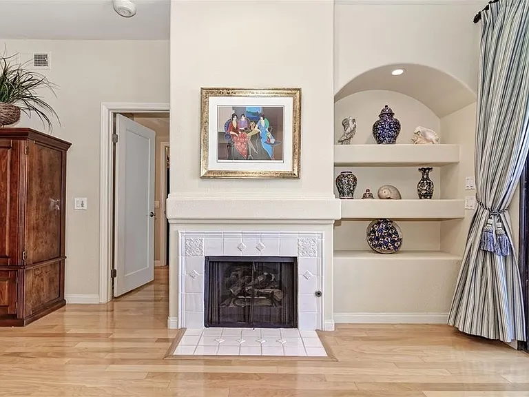 11 Kingston Ct E — Photo 5
