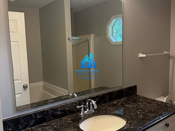 4th image of 3588 Woodland Dr