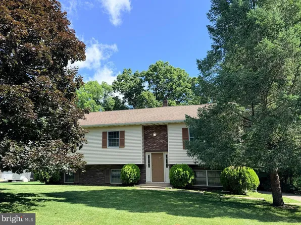 31 Dennis Dr, New Providence, PA 17560