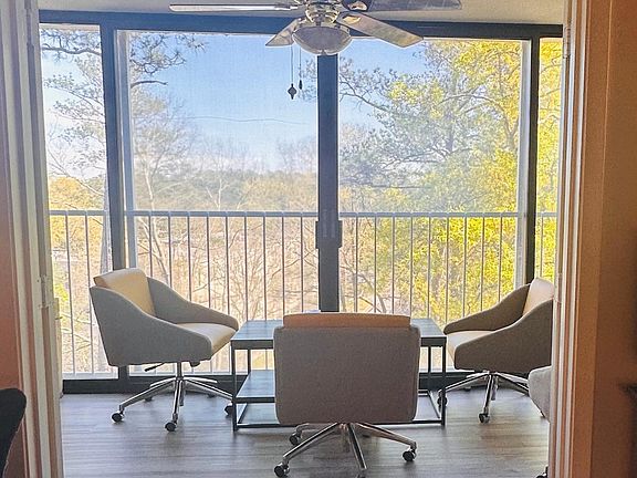 4th image of 1825 Saint Julian Pl APT 4G