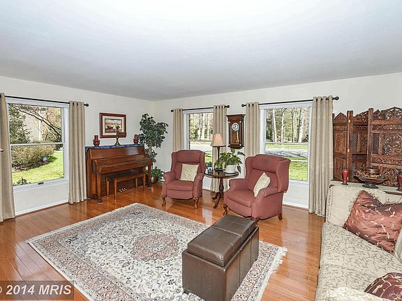 5th image of 1020 Rustling Oaks Dr