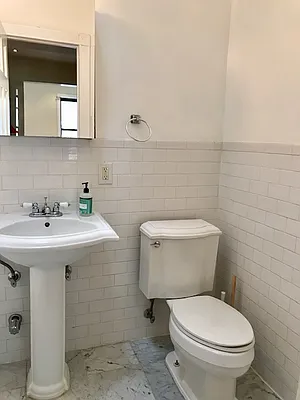 Rented by Oxford Property Group | media 25