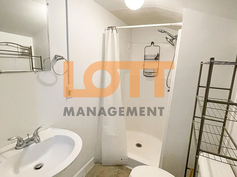 4 Pelzer St — Photo 14