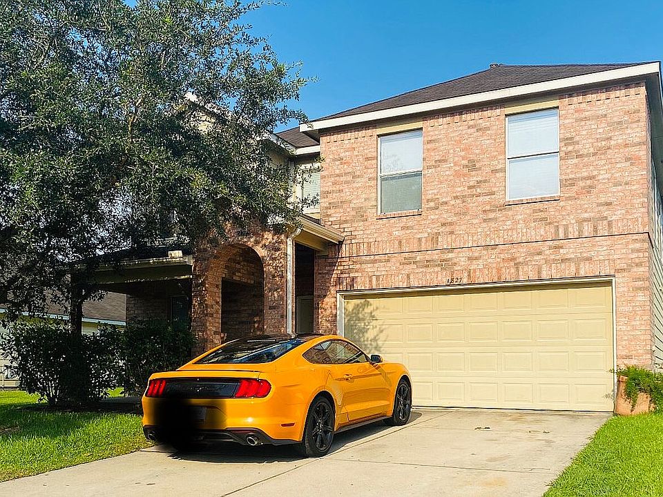 1st image of 1827 Serenata Ln