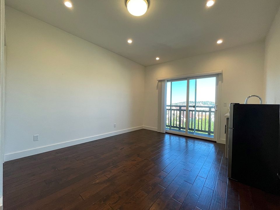1st image of 938 Ingerson Ave Studio 1