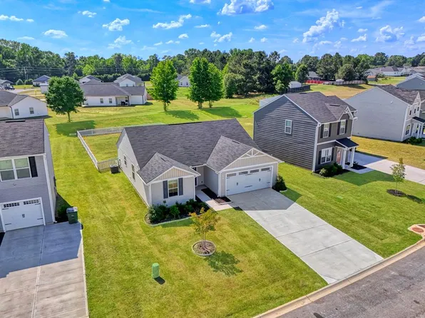 220 Highland Station Dr, Clinton, SC 29325
