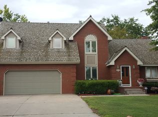 1003 Ruth Ann Dr, Dodge City, KS 67801