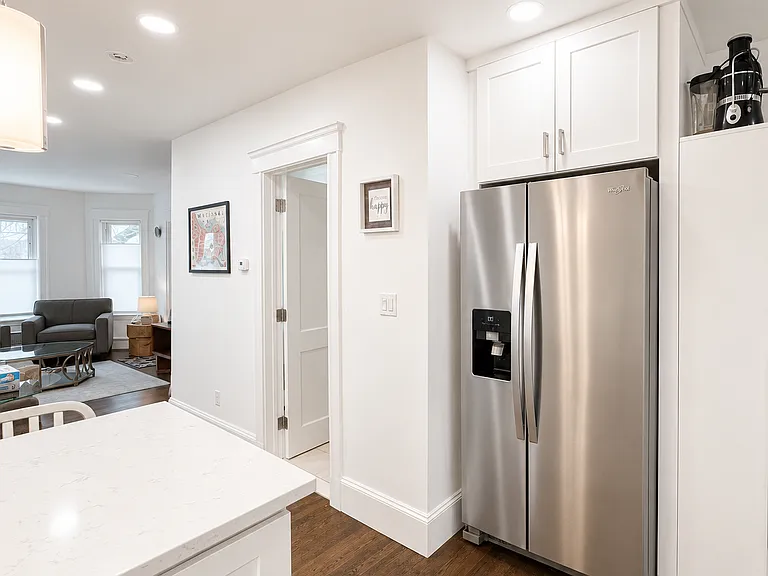 8 Rose St #8 — Photo 3