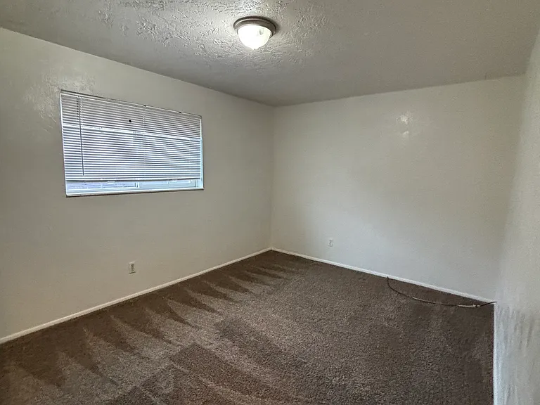 615 Hansen Ave #4 — Photo 8