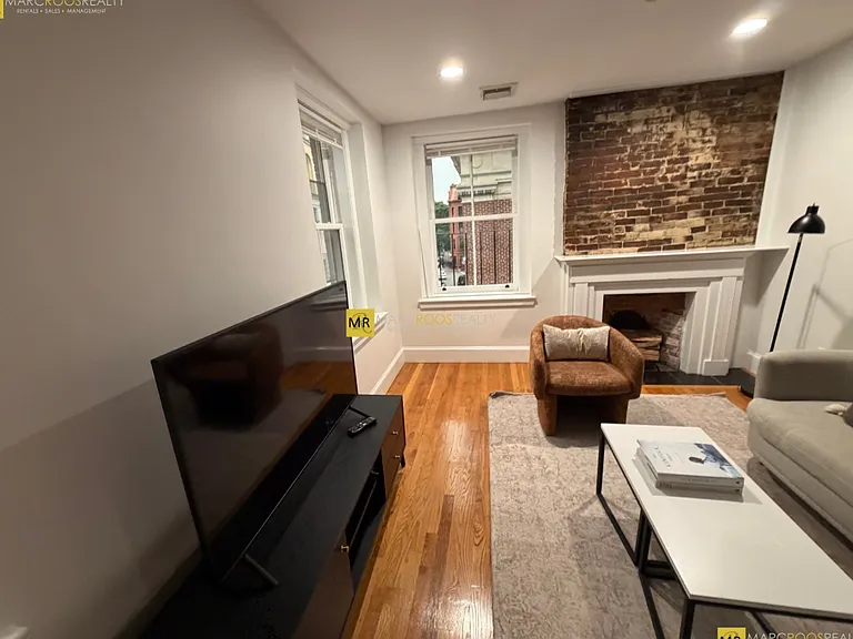 12 Derne St #2 — Photo 2